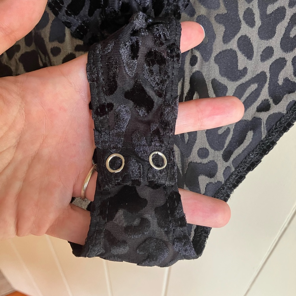 Forever 21 Black Velvet Leopard Print Long Sleeve Bodysuit - Picture 4 of 6